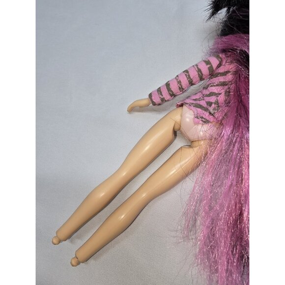 Bratz Boutique LOVE Jade Doll Only NO ACCESSORIES - Picture 5 of 10
